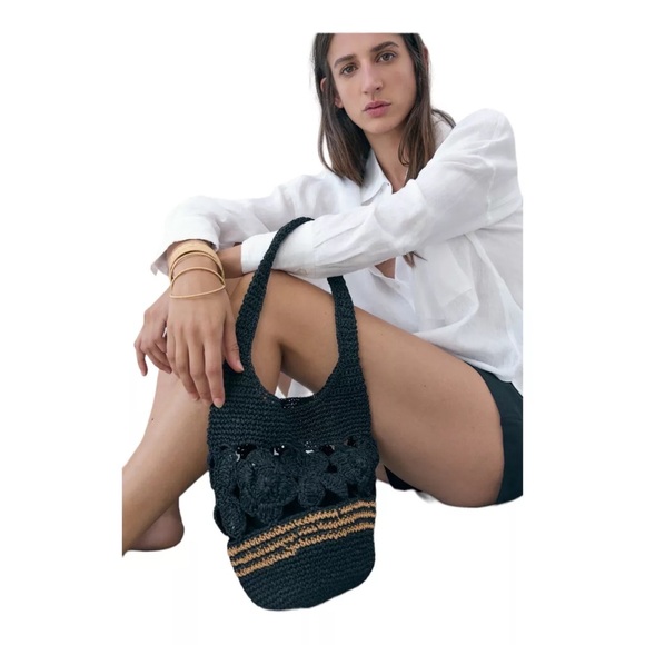 Straw woven bag by Zara ✨ - Picture 2 of 9